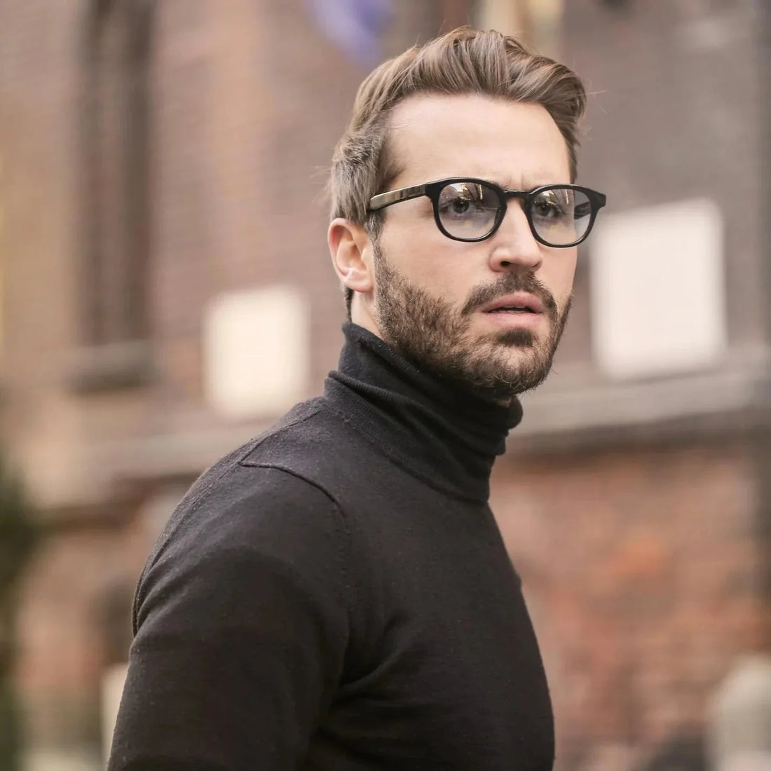 Comment accorder ses lunettes avec sa barbe ?