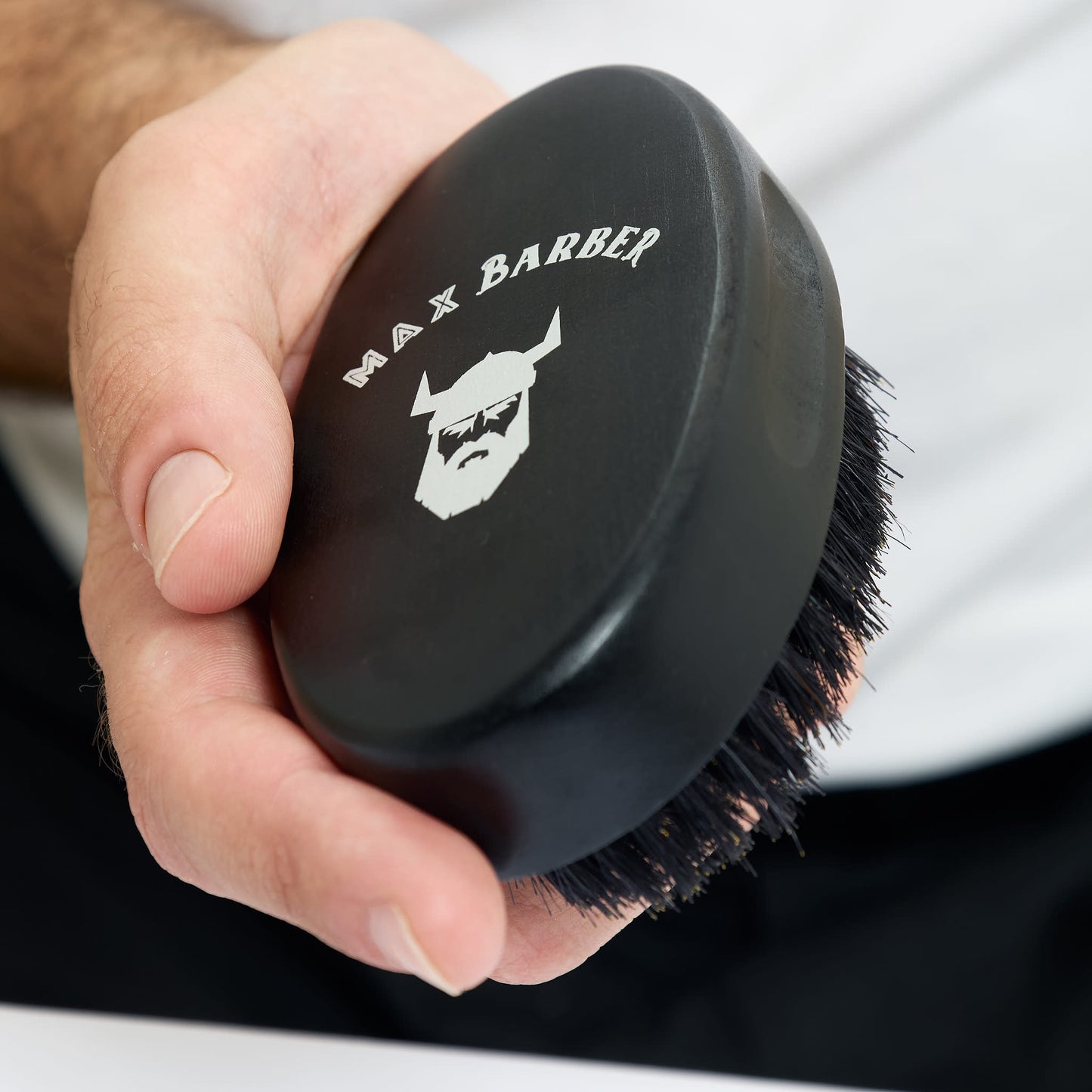Brosse à Barbe en Poils de Sanglier | Démêle, Discipline et Stimule la Pousse
