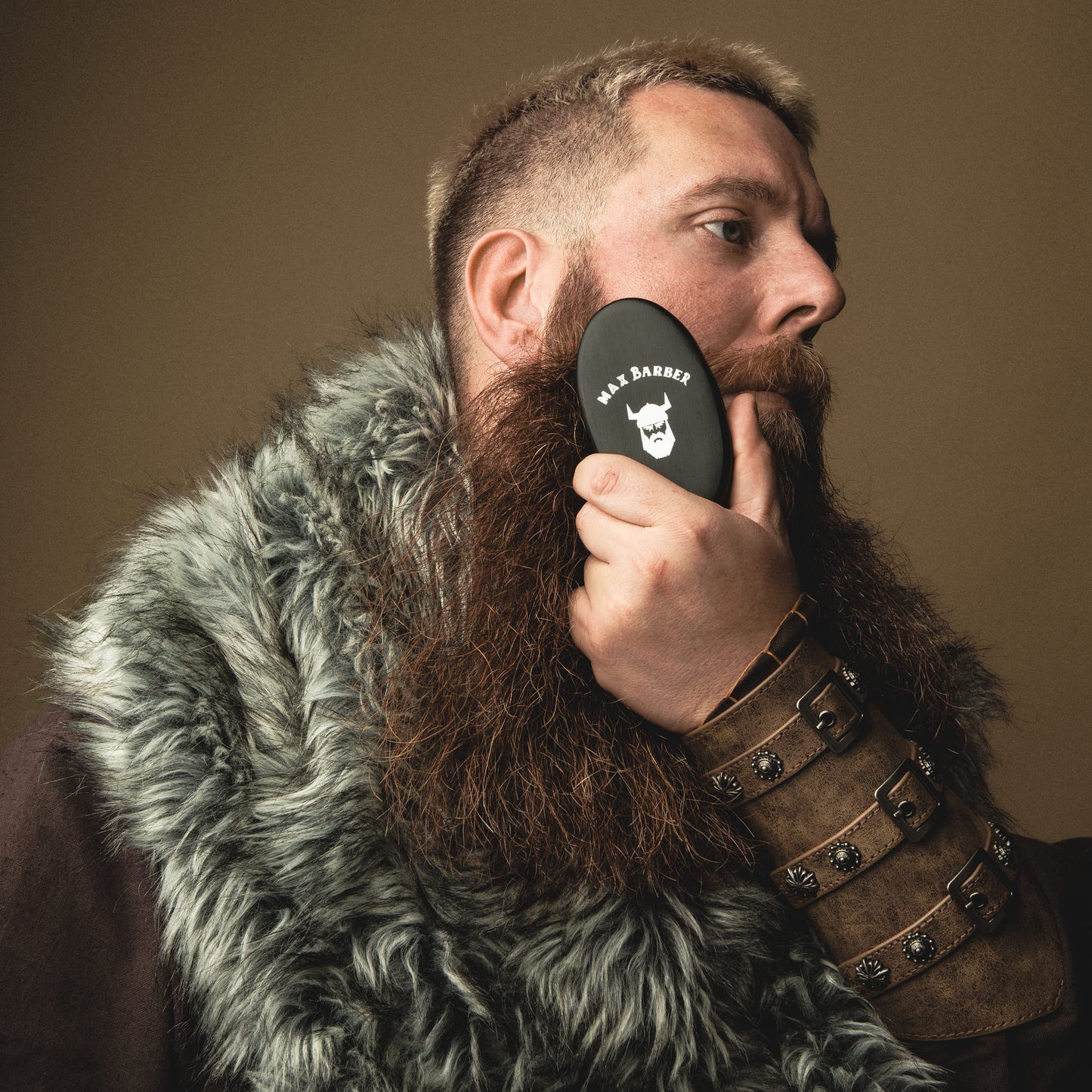 Brosse à Barbe en Poils de Sanglier | Démêle, Discipline et Stimule la Pousse