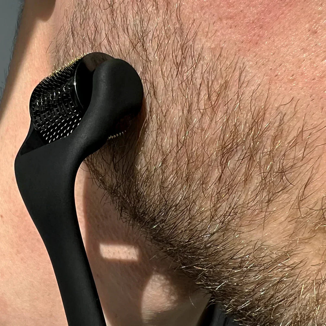 Le dermaroller pour faire pousser la barbe ?