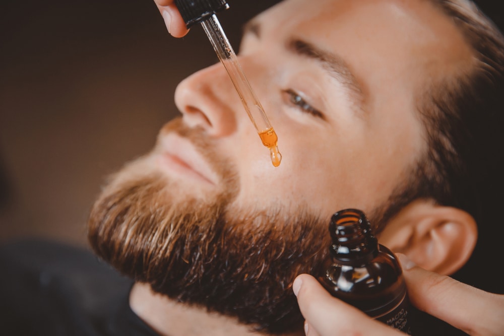L'huile de ricin : Stimule la pousse de barbe comme jamais !