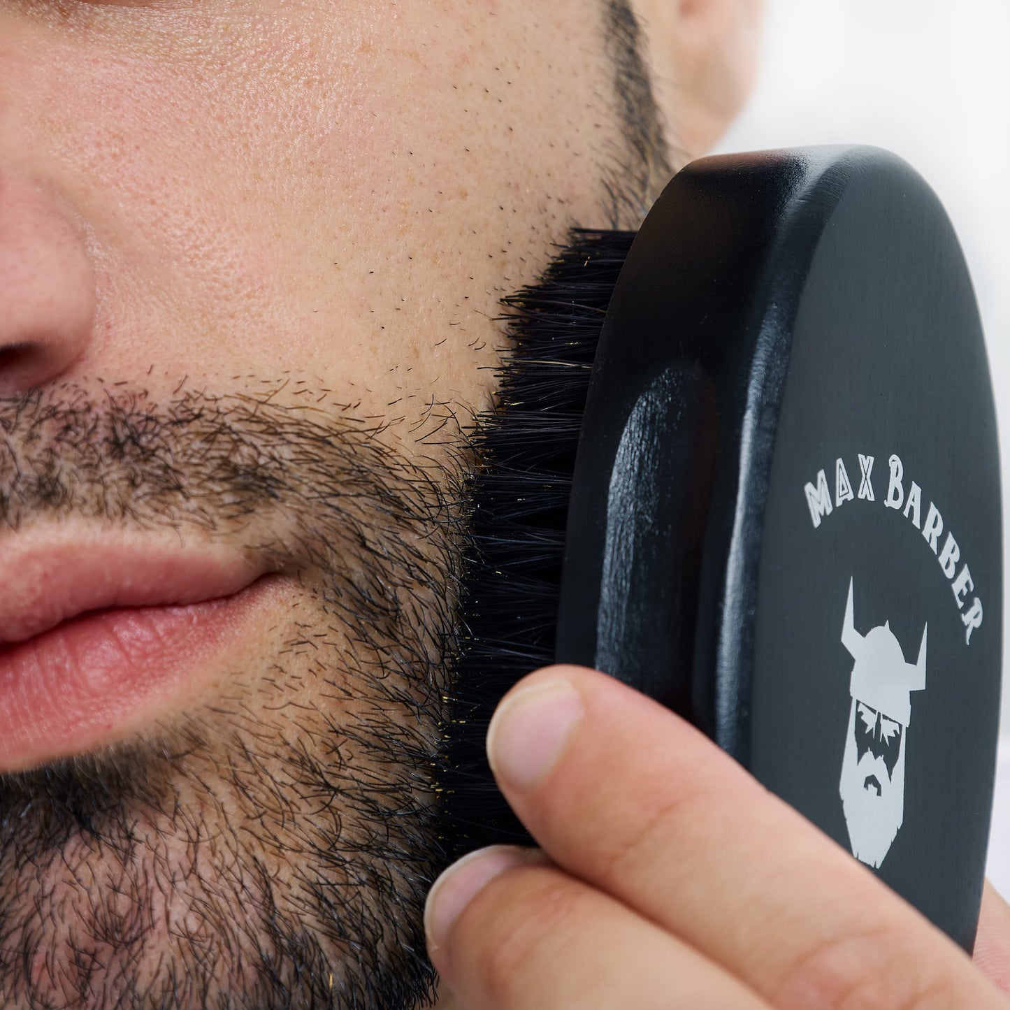 Brosse à Barbe en Poils de Sanglier | Démêle, Discipline et Stimule la Pousse